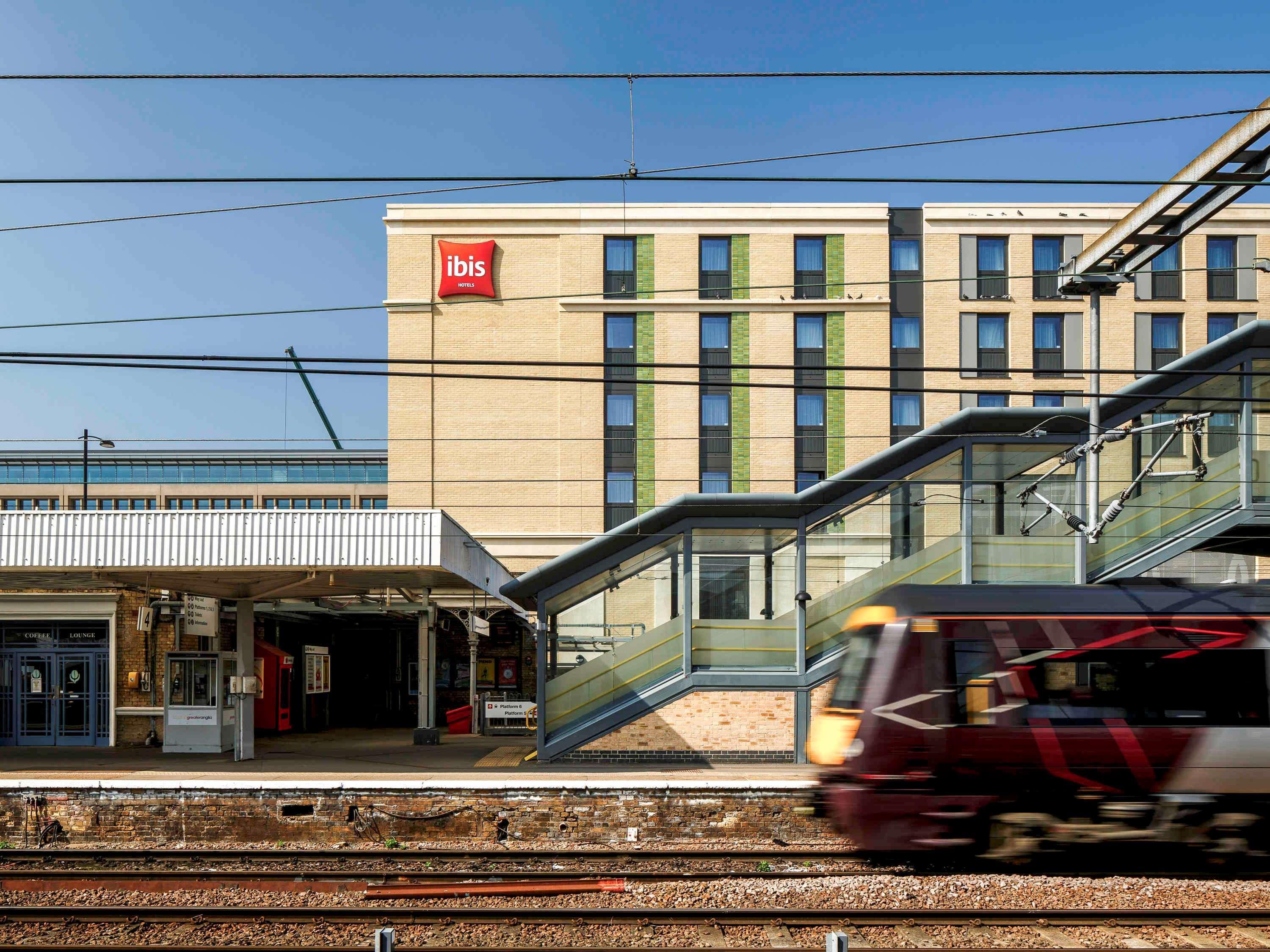 Ibis Station Hotel 3*